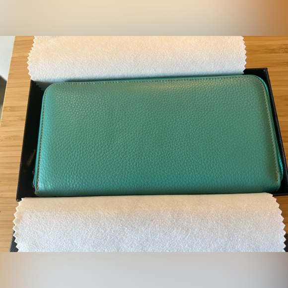 RFID Blocking Leather Zip Around Wallet Phone Holder Clutch Wristlet - Picture 2 of 11